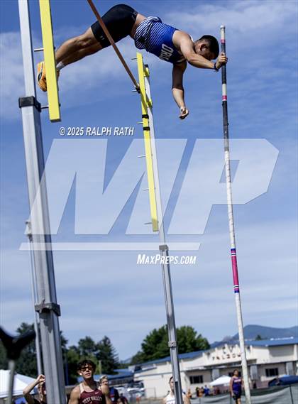 Thumbnail 2 in CIF NS Division 2 Finals (Pole Vault) photogallery.