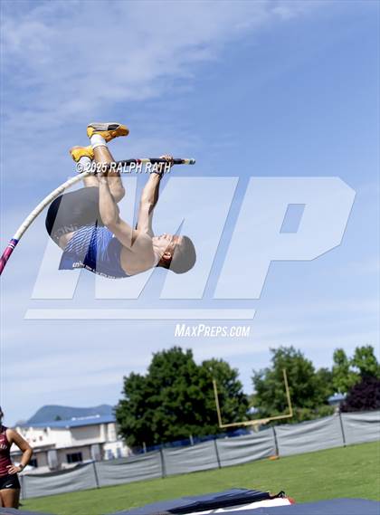 Thumbnail 2 in CIF NS Division 2 Finals (Pole Vault) photogallery.