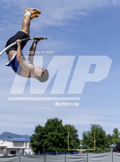 Thumbnail 3 in CIF NS Division 2 Finals (Pole Vault) photogallery.