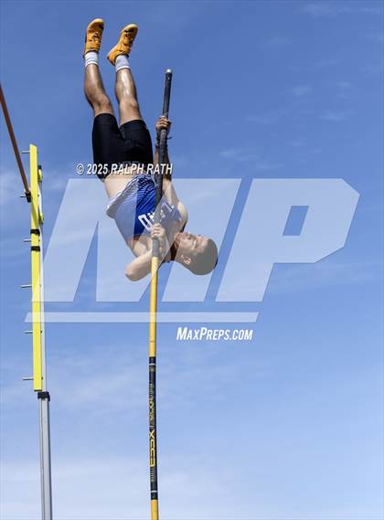 Thumbnail 3 in CIF NS Division 2 Finals (Pole Vault) photogallery.