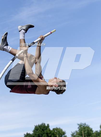 Thumbnail 1 in CIF NS Division 2 Finals (Pole Vault) photogallery.