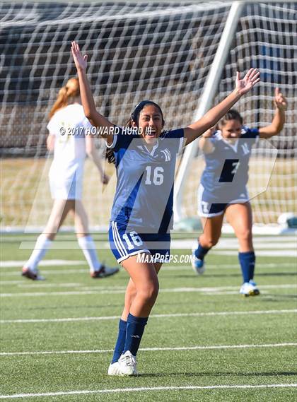 Thumbnail 3 in Timber Creek vs. Nimitz (Jonny Baggett Memorial Kickoff Classic) photogallery.