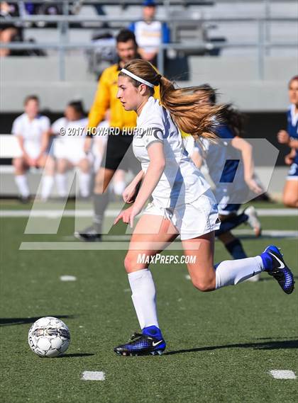 Thumbnail 2 in Timber Creek vs. Nimitz (Jonny Baggett Memorial Kickoff Classic) photogallery.