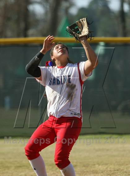 Thumbnail 1 in Chapel Hill vs. Sabine photogallery.