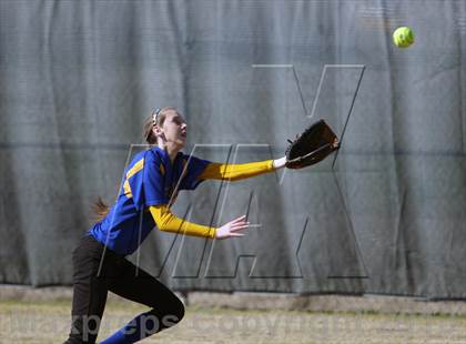 Thumbnail 2 in Chapel Hill vs. Sabine photogallery.