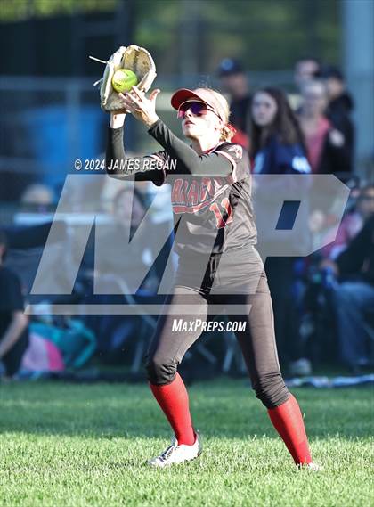 Thumbnail 1 in Aragon vs Hillsdale (Chanteloup) photogallery.