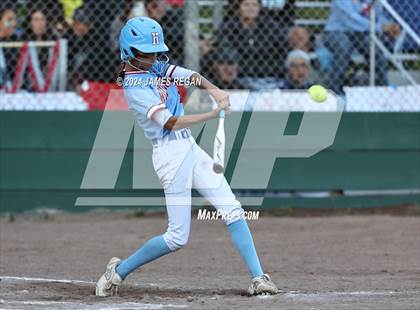 Thumbnail 2 in Aragon vs Hillsdale (Chanteloup) photogallery.