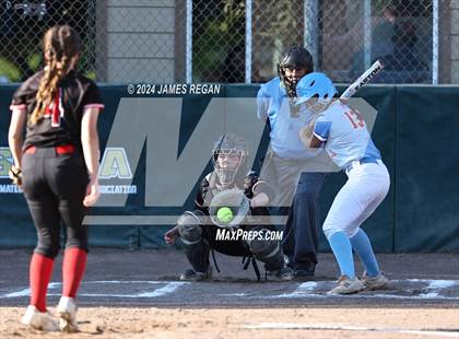 Thumbnail 3 in Aragon vs Hillsdale (Chanteloup) photogallery.