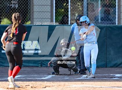 Thumbnail 3 in Aragon vs Hillsdale (Chanteloup) photogallery.