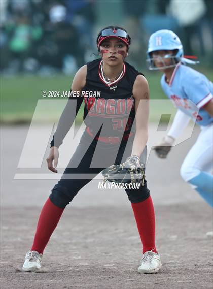 Thumbnail 1 in Aragon vs Hillsdale (Chanteloup) photogallery.