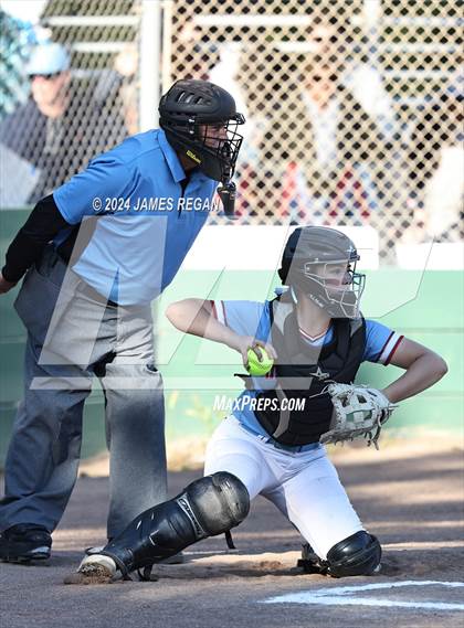 Thumbnail 2 in Aragon vs Hillsdale (Chanteloup) photogallery.