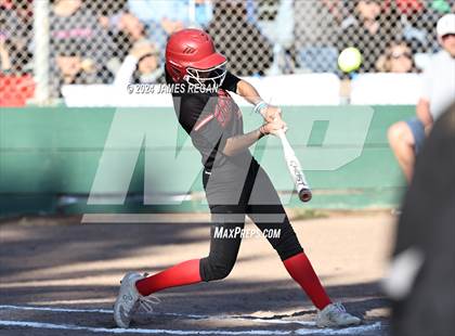 Thumbnail 3 in Aragon vs Hillsdale (Chanteloup) photogallery.