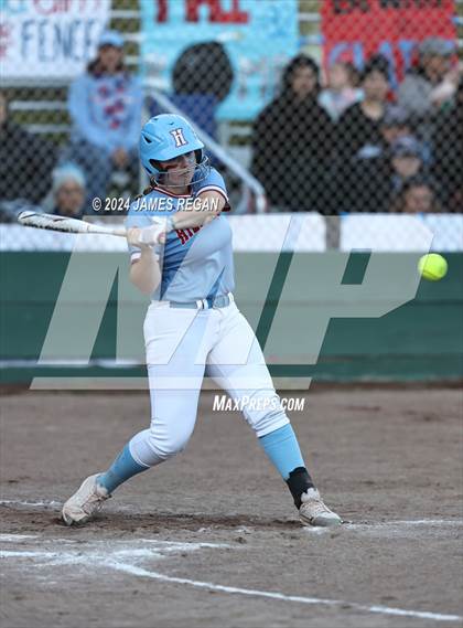 Thumbnail 2 in Aragon vs Hillsdale (Chanteloup) photogallery.