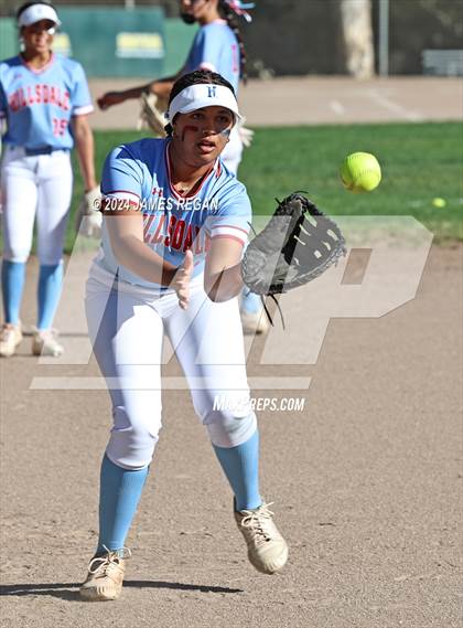 Thumbnail 1 in Aragon vs Hillsdale (Chanteloup) photogallery.