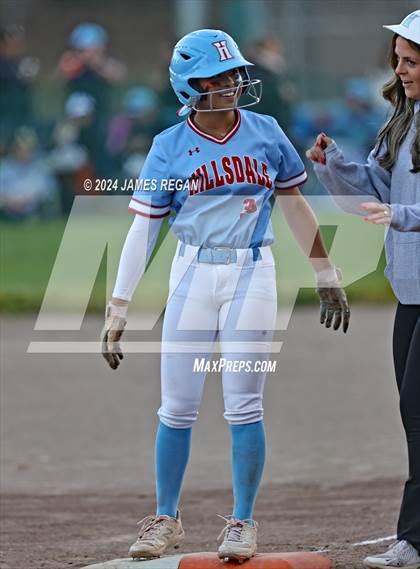 Thumbnail 3 in Aragon vs Hillsdale (Chanteloup) photogallery.