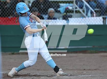 Thumbnail 3 in Aragon vs Hillsdale (Chanteloup) photogallery.