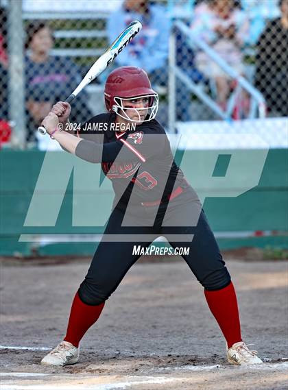Thumbnail 3 in Aragon vs Hillsdale (Chanteloup) photogallery.