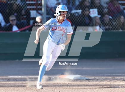 Thumbnail 2 in Aragon vs Hillsdale (Chanteloup) photogallery.