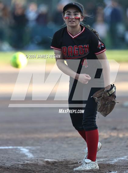 Thumbnail 1 in Aragon vs Hillsdale (Chanteloup) photogallery.