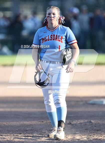 Thumbnail 3 in Aragon vs Hillsdale (Chanteloup) photogallery.