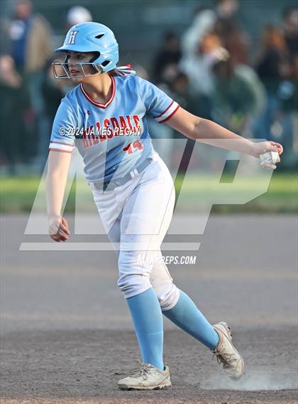 Thumbnail 3 in Aragon vs Hillsdale (Chanteloup) photogallery.