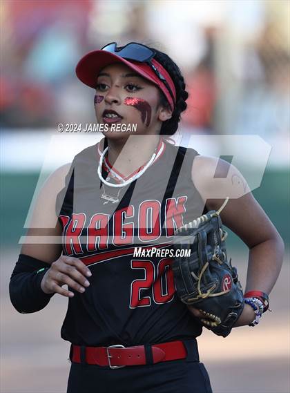 Thumbnail 1 in Aragon vs Hillsdale (Chanteloup) photogallery.