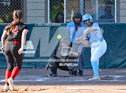 Thumbnail 1 in Aragon vs Hillsdale (Chanteloup) photogallery.