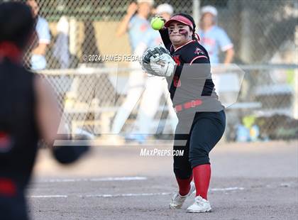 Thumbnail 1 in Aragon vs Hillsdale (Chanteloup) photogallery.