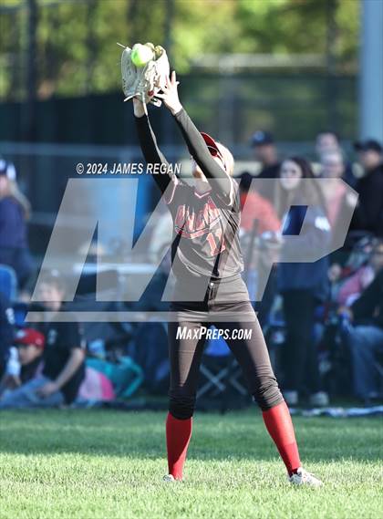 Thumbnail 3 in Aragon vs Hillsdale (Chanteloup) photogallery.