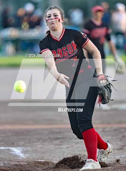 Thumbnail 3 in Aragon vs Hillsdale (Chanteloup) photogallery.
