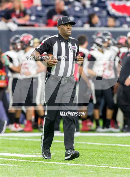 Thumbnail 1 in Clear Brook vs. Kingwood (6A Bi-District Playoff) photogallery.