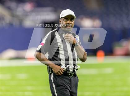 Thumbnail 3 in Clear Brook vs. Kingwood (6A Bi-District Playoff) photogallery.