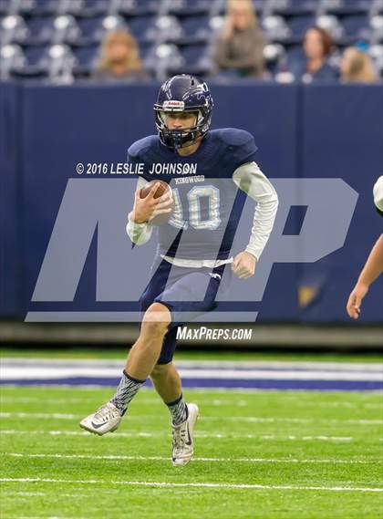 Thumbnail 2 in Clear Brook vs. Kingwood (6A Bi-District Playoff) photogallery.