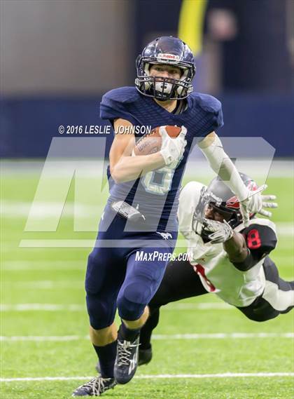 Thumbnail 3 in Clear Brook vs. Kingwood (6A Bi-District Playoff) photogallery.