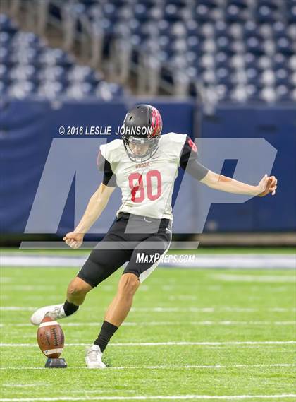 Thumbnail 3 in Clear Brook vs. Kingwood (6A Bi-District Playoff) photogallery.