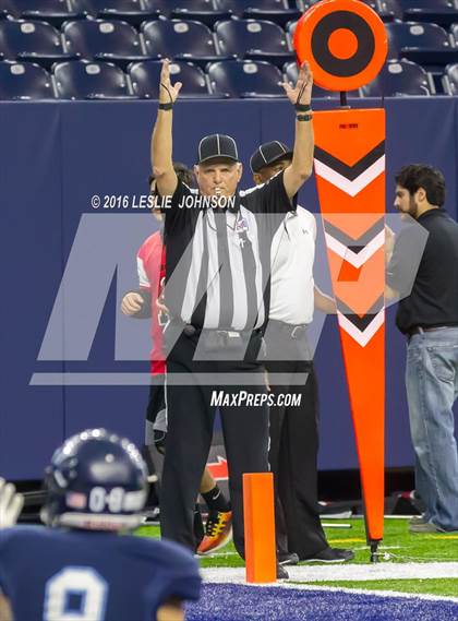 Thumbnail 3 in Clear Brook vs. Kingwood (6A Bi-District Playoff) photogallery.