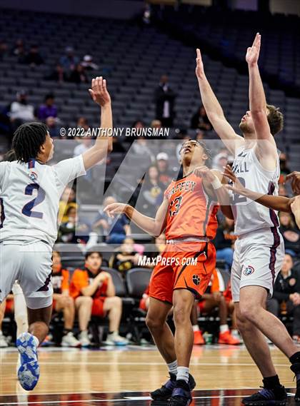 Thumbnail 2 in Stuart Hall vs. Chaffey (CIF State D5 Final) photogallery.