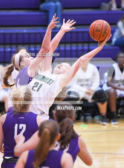 Thumbnail 3 in Boerne vs Southwest (Boerne ISD Tournament) photogallery.