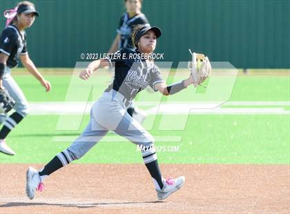 Thumbnail 3 in Sotomayor @ Warren photogallery.