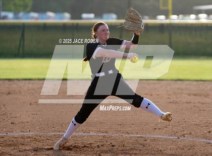 Thumbnail 3 in Woodville @ Kirbyville (UIL Region 3A D2 Bi-District Playoff Game 1) photogallery.