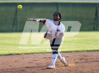 Thumbnail 3 in Woodville @ Kirbyville (UIL Region 3A D2 Bi-District Playoff Game 1) photogallery.