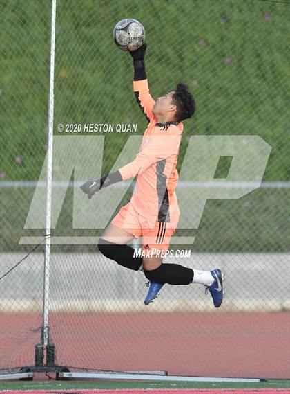 Thumbnail 2 in Cathedral vs. Loyola (CIF State SoCal Regional D1 Final) photogallery.