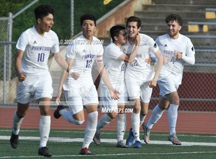 Thumbnail 3 in Cathedral vs. Loyola (CIF State SoCal Regional D1 Final) photogallery.