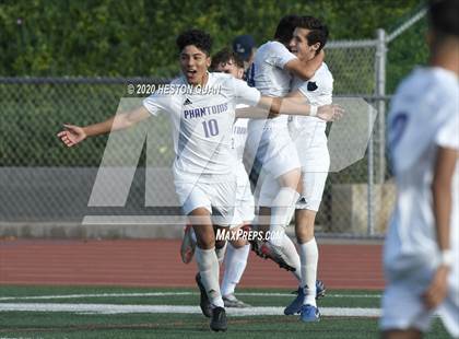Thumbnail 2 in Cathedral vs. Loyola (CIF State SoCal Regional D1 Final) photogallery.
