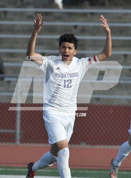 Thumbnail 3 in Cathedral vs. Loyola (CIF State SoCal Regional D1 Final) photogallery.