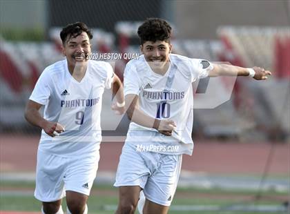Thumbnail 2 in Cathedral vs. Loyola (CIF State SoCal Regional D1 Final) photogallery.