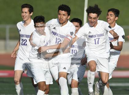 Thumbnail 2 in Cathedral vs. Loyola (CIF State SoCal Regional D1 Final) photogallery.