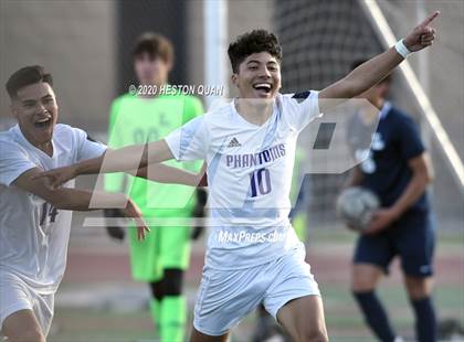 Thumbnail 2 in Cathedral vs. Loyola (CIF State SoCal Regional D1 Final) photogallery.