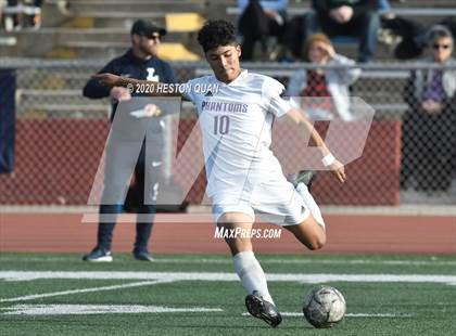 Thumbnail 2 in Cathedral vs. Loyola (CIF State SoCal Regional D1 Final) photogallery.