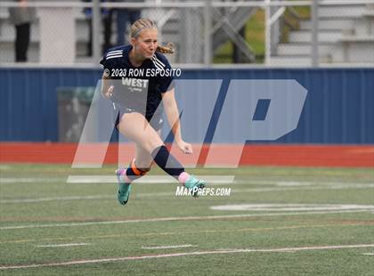 Thumbnail 3 in Southside vs Smithtown West (NYSPHSAA Class 2A Regional)  photogallery.